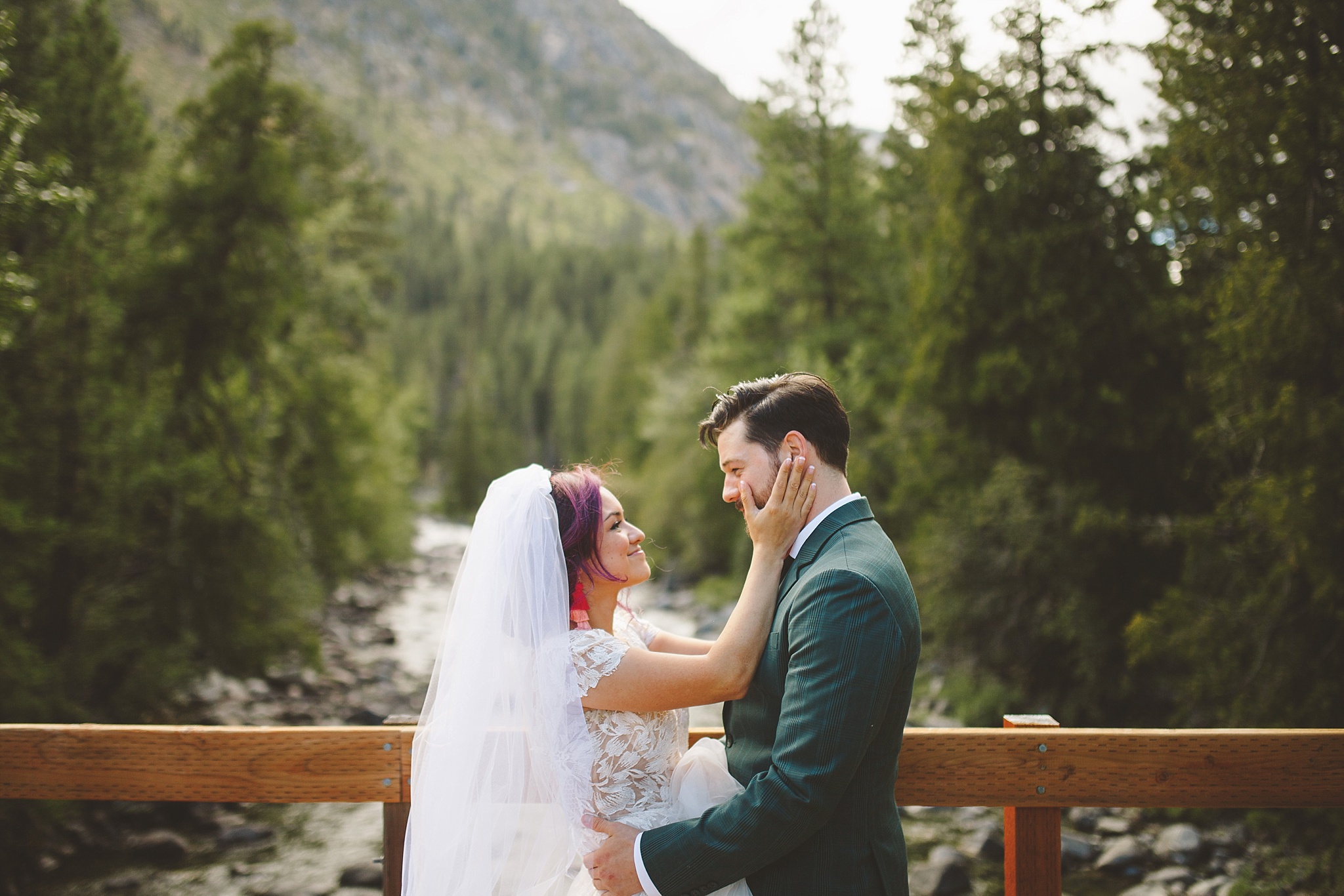 PNW wedding pictures outdoors