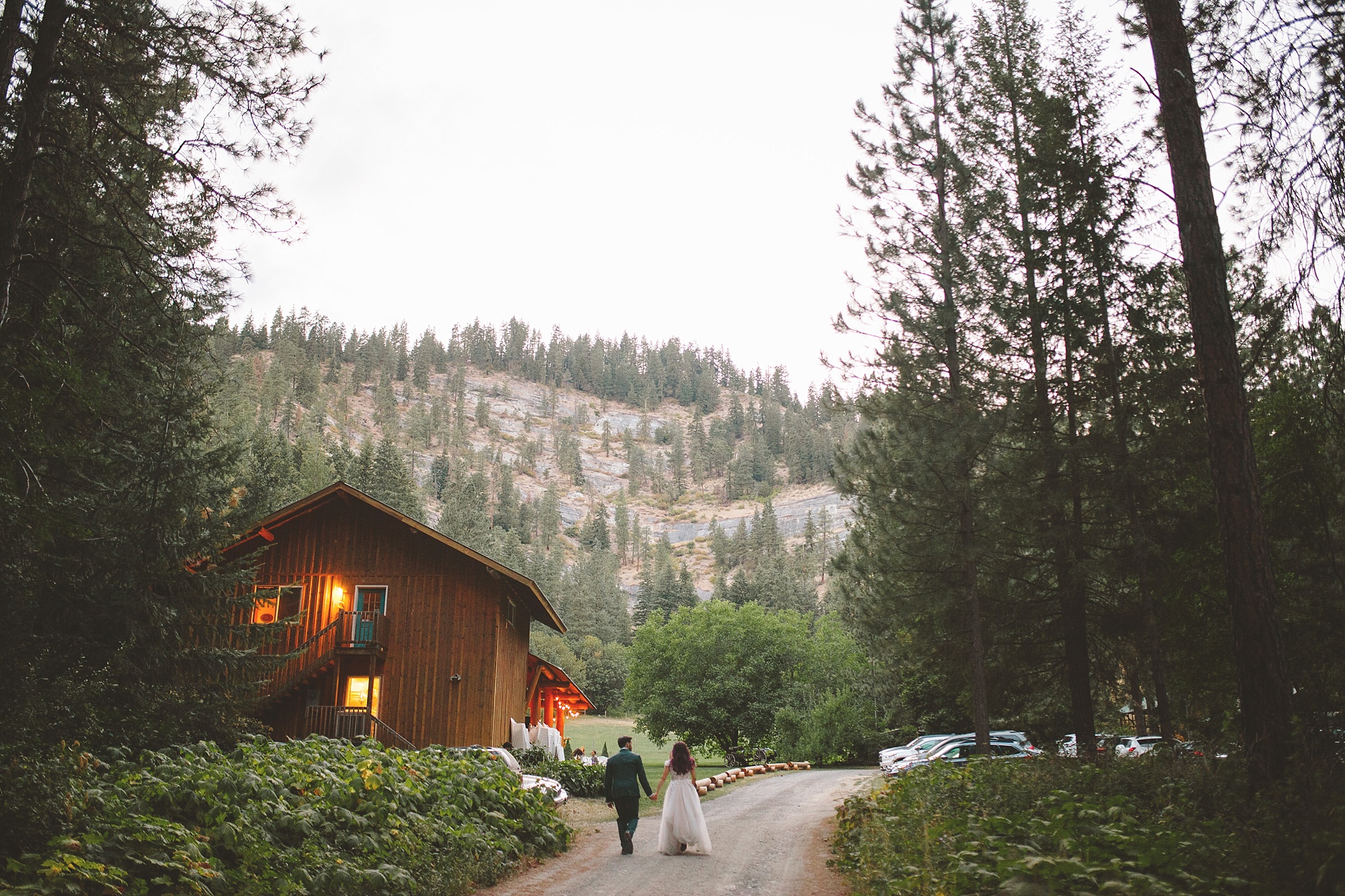 Red Tail canyon farm wedding in the woods of Washington