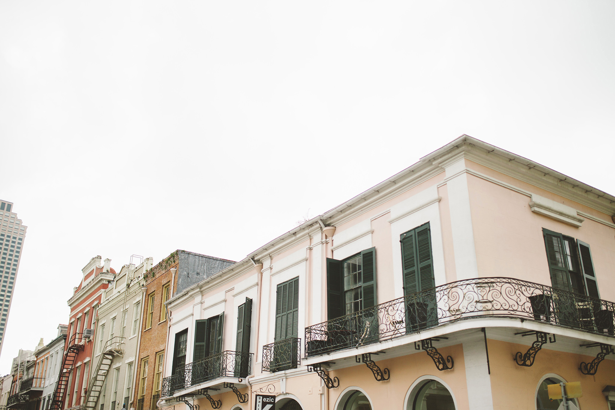 New Orleans wedding elopement pictures in the French quarter 