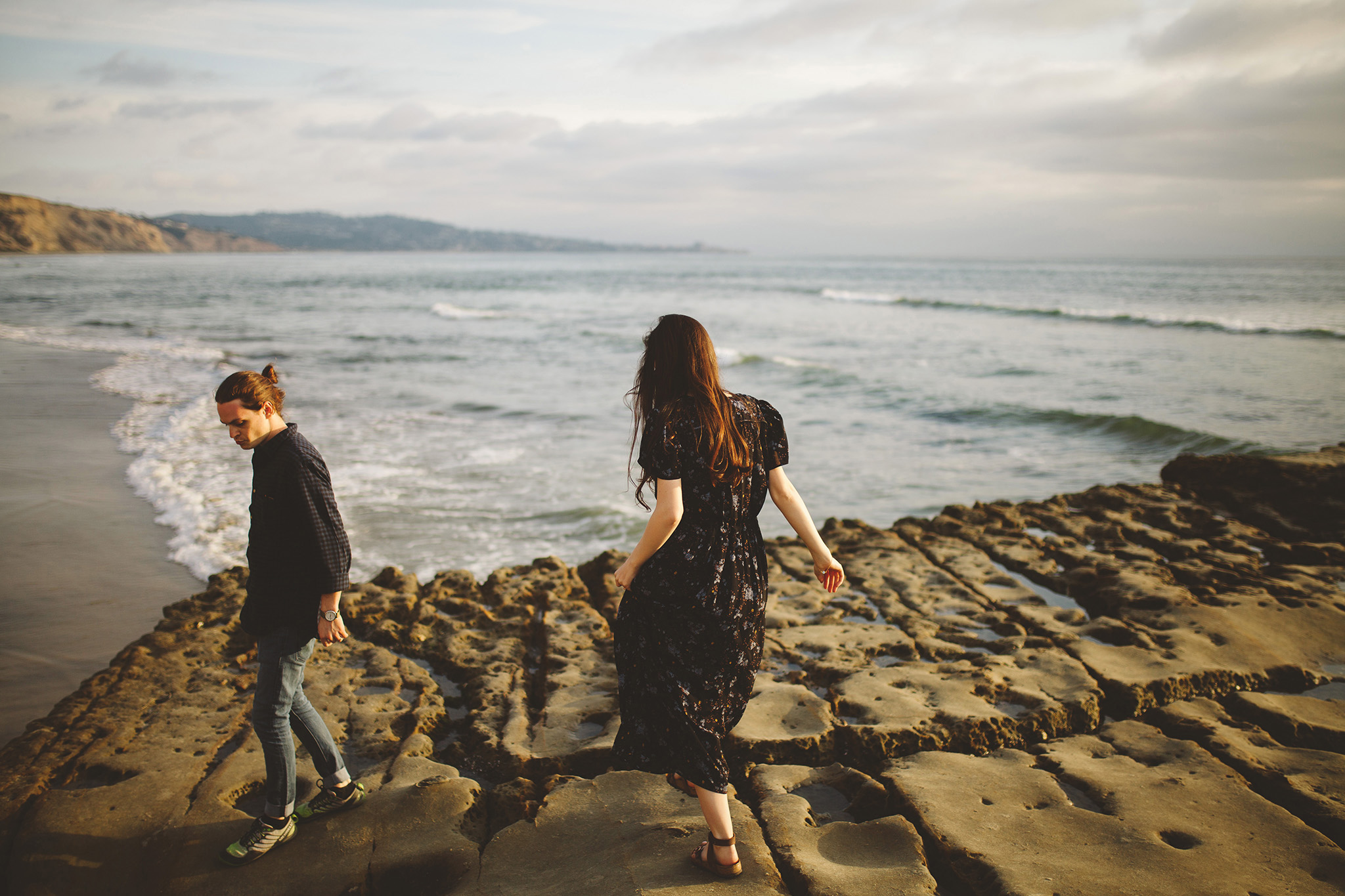 Los Angeles maternity photographer at the beach